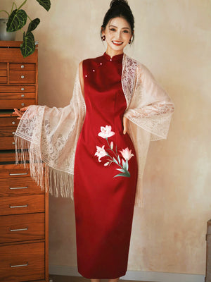 Authentic he huanxi red embroidered cheongsam chinese wedding toast dress for bridal ceremony standing front
