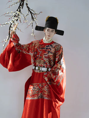 Authentic ming dynasty hanfu wedding gown red imitation flower couple style round collar python robe for bride and groom standing front