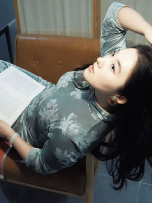 Authentic velvet elegance new chinese dress qipao style curve flattering fit for autumn winter days standing front