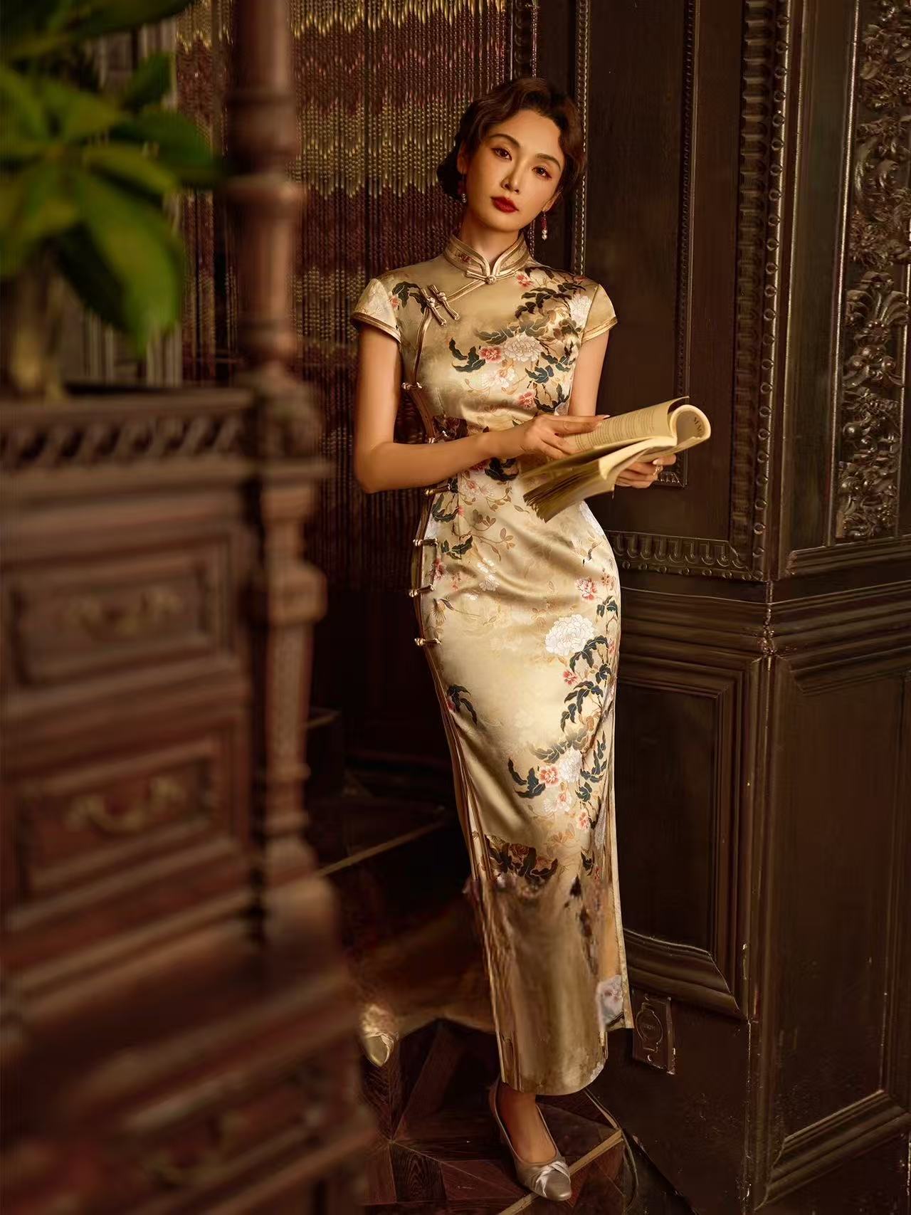 Modern Cheongsam Qipao Dress | 88.7% Silk + Spandex | Back Zipper Modern Cheongsam Qipao Dress | 88.7% Silk + Spandex | Back Zipper