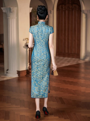 Complete silk cheongsam set dusty blue mulberry silk short sleeve slim dress with floral jacquard side slit vintage chic qipao full length view
