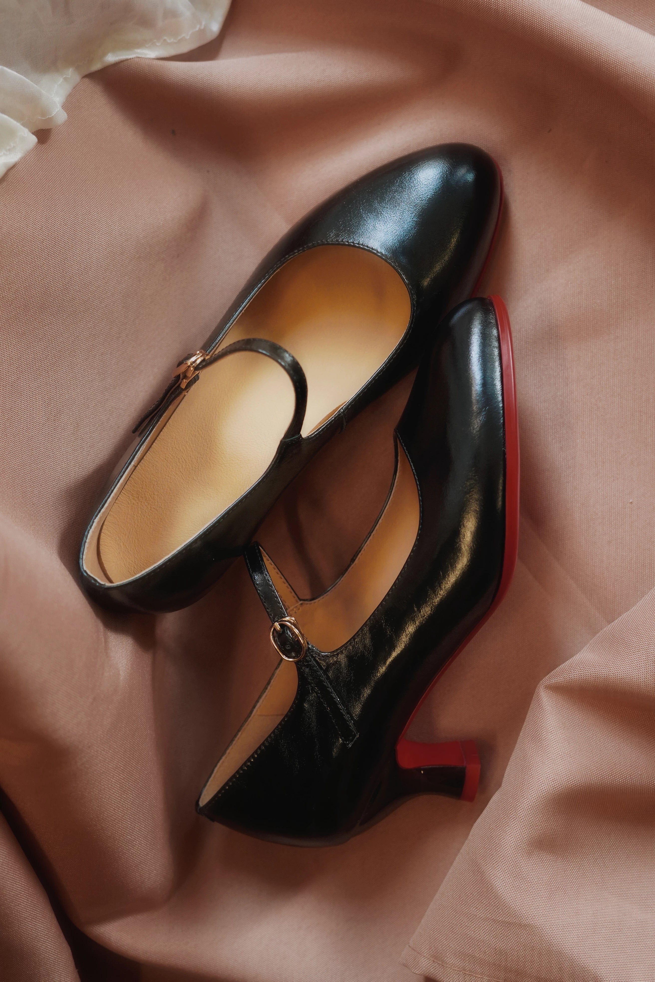 Daily elegant mary jane heels vintage french t strap mid heel pumps in black ivory green cheongsam qipao shoes for women material and color detail