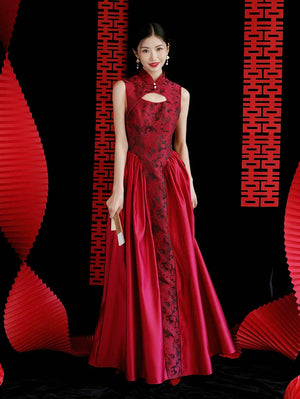 Elegant qiying red embroidered wedding cheongsam traditional chinese qipao for bridal ceremony side view