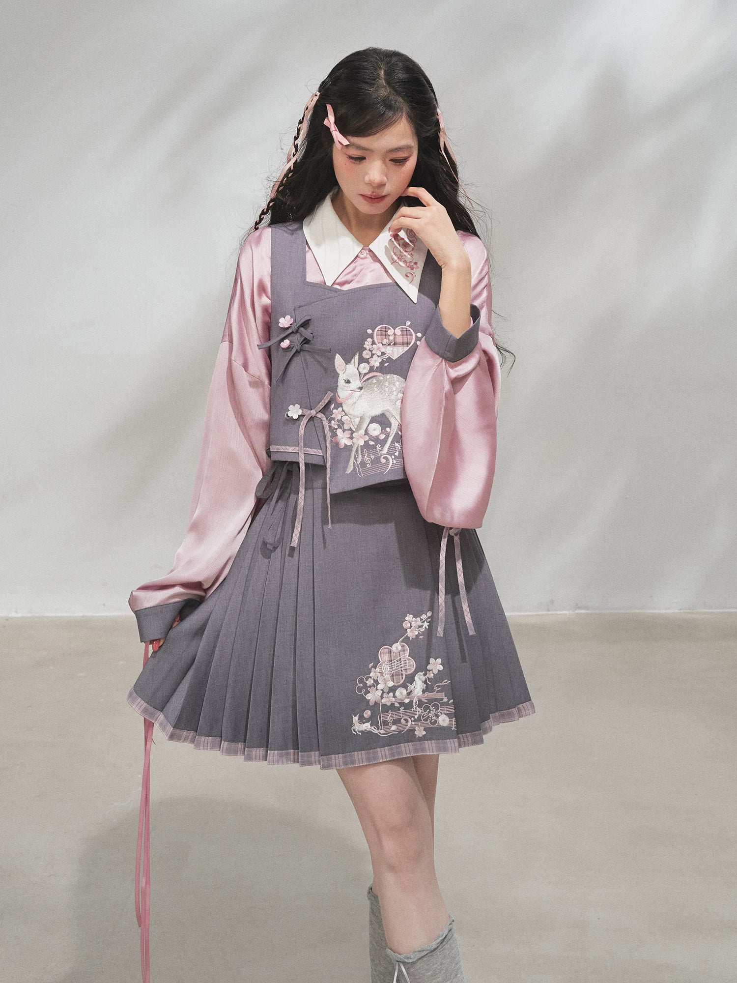 Grey toned cherry rhythm improved bijia pipa sleeve han element set spring guofeng