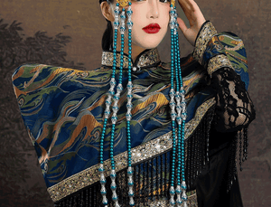 Mongolian green ethnic catwalk hat heavy industry fringed inner mongolia dance performance photography hat for women fabric and fringe detail