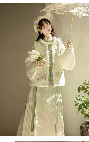 “Meow Meow” – Cozy Ming-Style Hanfu Set with Embroidered Bijia & Mamian Skirt (Winter) - Yandan_Hanfu