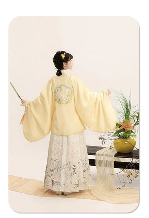 “Moonlit Blossom” Ming-Style Hanfu for Women – Embroidered Round-Collar Top & Mamian Skirt, Autumn/Winter - Yandan_Hanfu