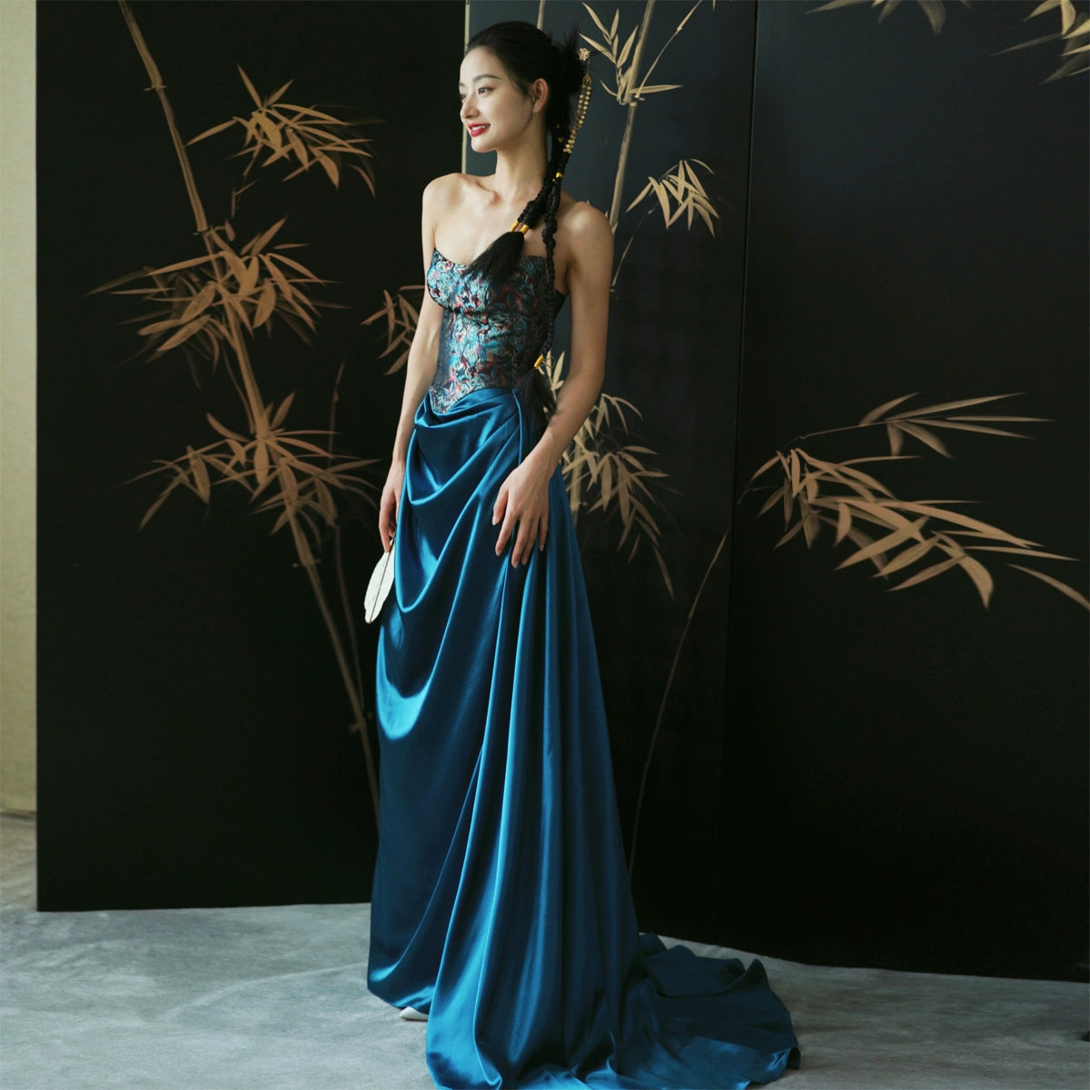"Sparrow" Jacquard Schlauch Braut Schleppe Hochzeit Brautkleid Toastkleid Verlobung