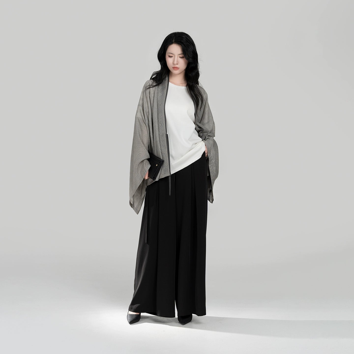 Fuyue – Wei & Northern Dynasties Inspired Modern Hanfu | Pleated Outer Top with Round-Neck Short Sleeve T-Shirt & Song Pants