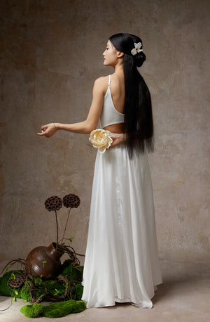 Elegant white halter dress with open back - model facing away, Yandan_Hanfu