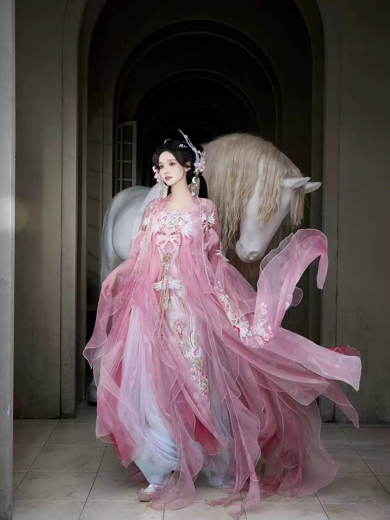 Pink Hanfu women's large-sleeved shirt chest-length embroidery spring and summer