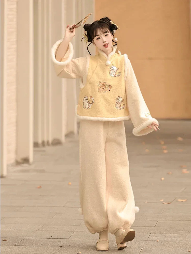 Raccoon Embroidered Hanfu Vest Set for Women – Short Vest with New Chinese Style Lantern Pants & Qipao Skirt, Autumn/Winter Outfit - Yandan_Hanfu