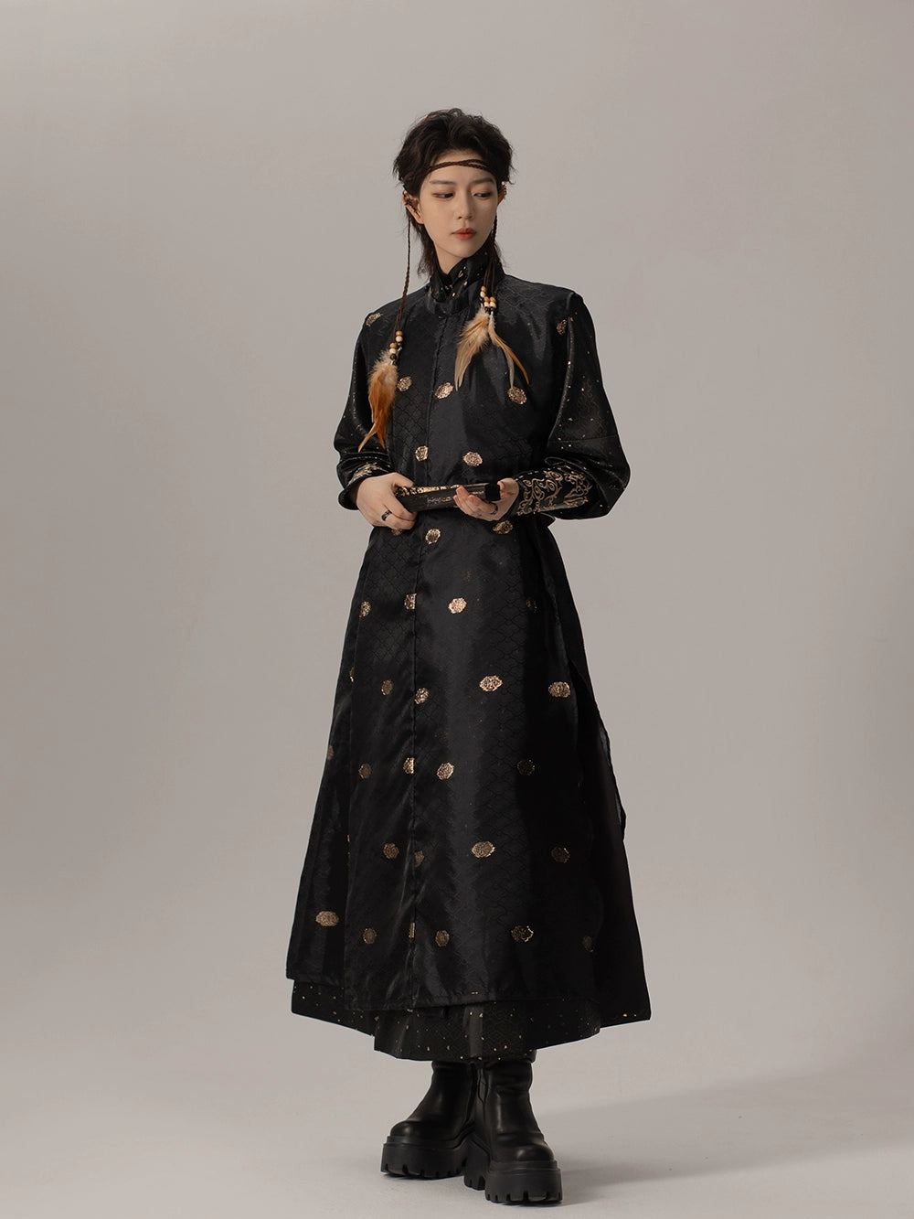 "Wujing 2.0” – Gold-Brocade Round-Collar Robe | Hanfu-Inspired Modern Jacket (Spring/Autumn)