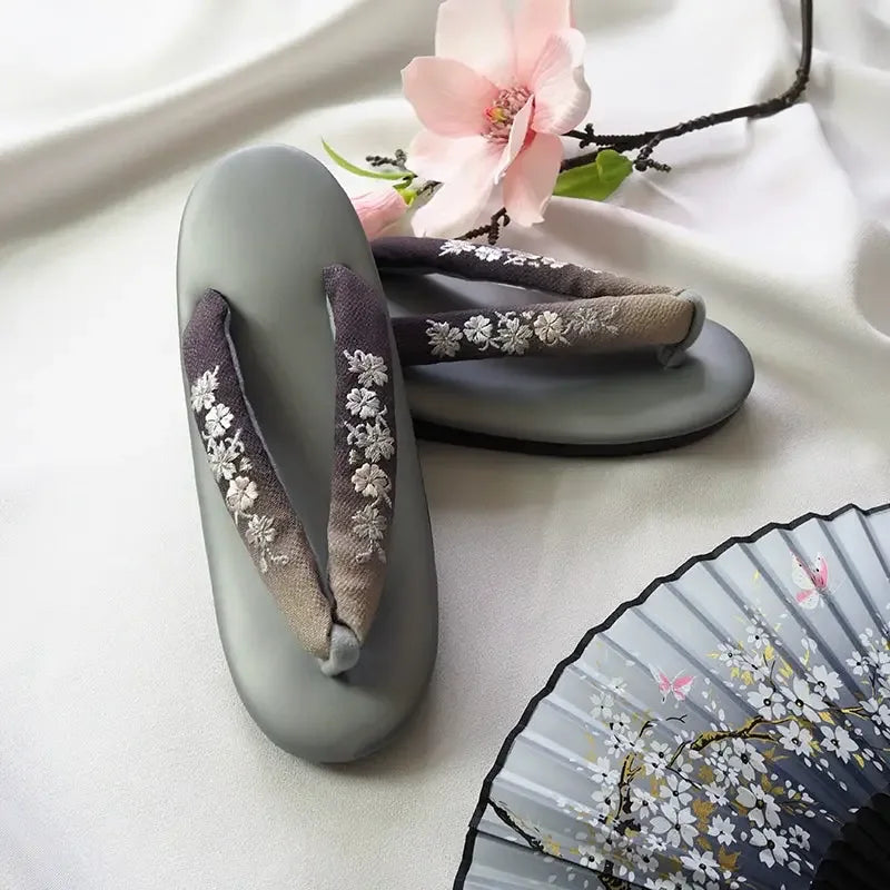 Japanese formal kimono women's shoes embroidery gradual change grass shoes cosplay herringbone pinch slippers Japanese kimono accessories - Yandan_Hanfu