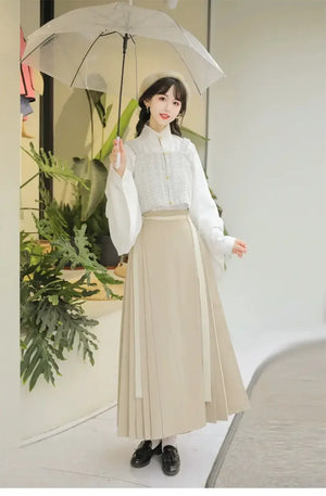 Ming style hanfu set showing robe, skirt, and layered garment details for daily wear.
