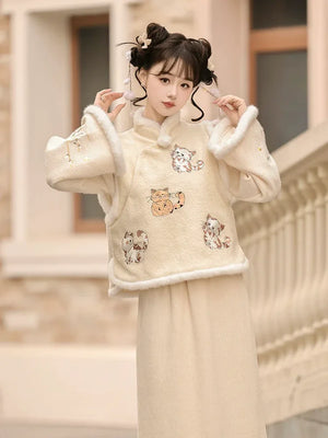 Raccoon Embroidered Hanfu Vest Set for Women – Short Vest with New Chinese Style Lantern Pants & Qipao Skirt, Autumn/Winter Outfit - Yandan_Hanfu