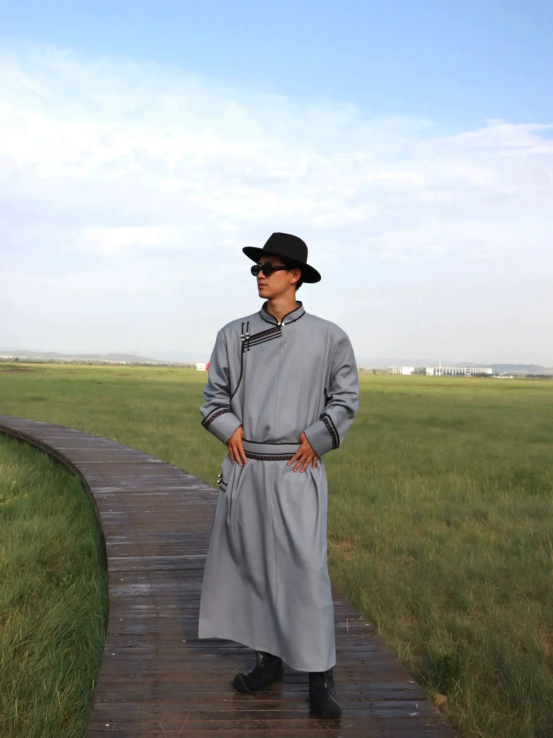 Premium Traditional Mongolian Robe for Men — Hand-Fastened, Solid Twill Design - Yandan_Hanfu