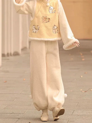 Raccoon Embroidered Hanfu Vest Set for Women – Short Vest with New Chinese Style Lantern Pants & Qipao Skirt, Autumn/Winter Outfit - Yandan_Hanfu