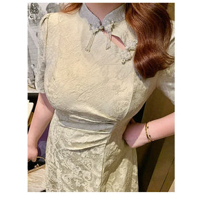 Elegant Plus-Size Jacquard Qipao – Modern Chinese Style with Mandarin Collar & Cut-Out Details - Yandan_Hanfu