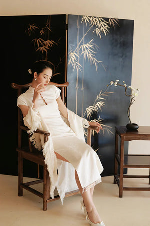 "Xi Zhu" White Dark Pattern Tassel Shawl Cheongsam Bride Wedding Dress Engagement - Yandan_Hanfu