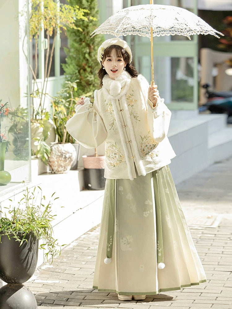 “Meow Meow” – Cozy Ming-Style Hanfu Set with Embroidered Bijia & Mamian Skirt (Winter)