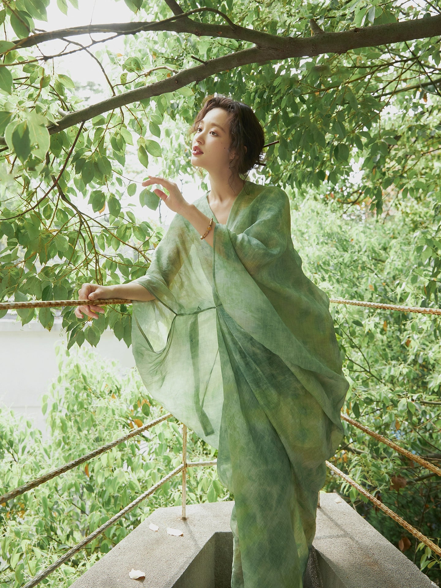 100% Ramie Modern Chinese Dress – Green Tie-Dye Print with Loose Silhouette & Camisole Layer