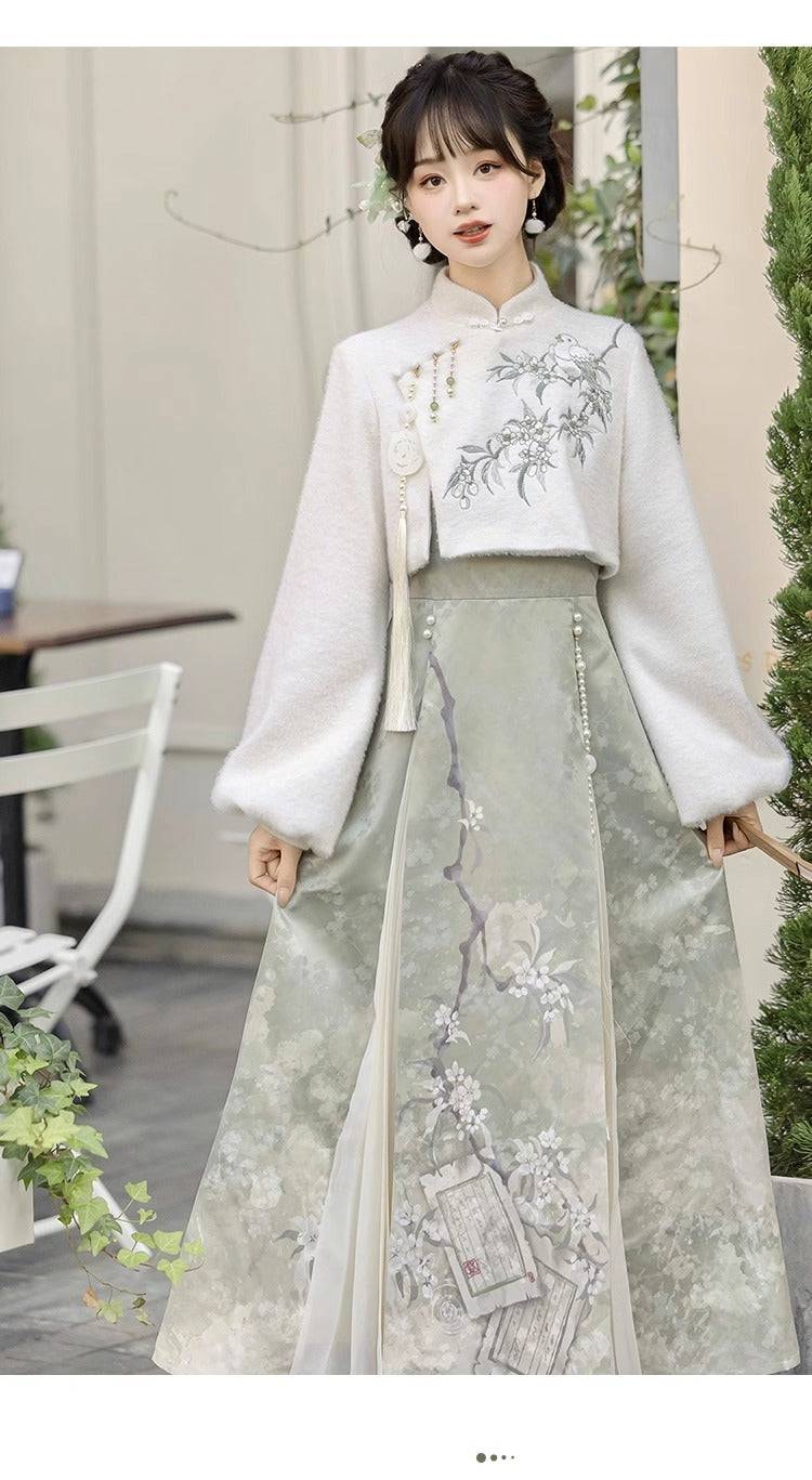 New Chinese style Hanfu dress set by Lixiang with elegant embroidery and flowing silhouette, designed for modern seasonal fashion.