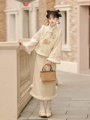 Raccoon Embroidered Hanfu Vest Set for Women – Short Vest with New Chinese Style Lantern Pants & Qipao Skirt, Autumn/Winter Outfit - Yandan_Hanfu