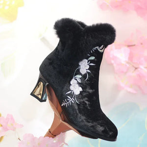 Embroidered Block-Heel Qipao Boots – Chic Oriental Short Ankle Boots for Autumn/Winter - Yandan_Hanfu