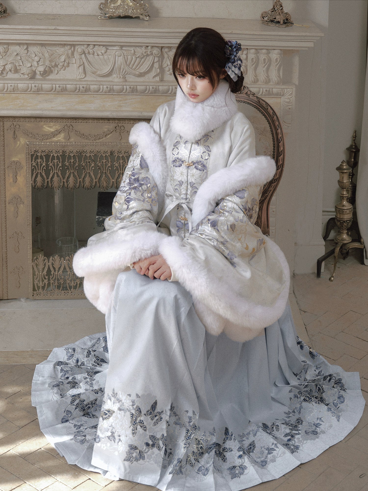 “Snowlit Clouds” – Winter Ming-Style Hanfu Set | Fur-Lined Cross-Front Jacket & Ma Mian Skirt