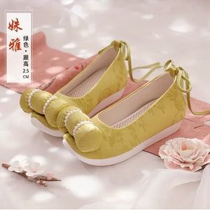 White Hanfu Shoes – Women's Tang-Style Green Cloud-Toe Shoes with Subtle Pattern - Yandan_Hanfu