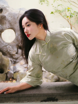 Emerald Flowing-Sleeve Qipao – New Chinese Silhouette with Full Opening & Elegant Plus-Friendly Fit - Yandan_Hanfu