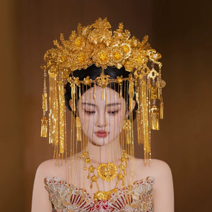 Golden curtain bride headdress with intricate floral design and tassels, ideal for traditional Chinese wedding hair accessories.