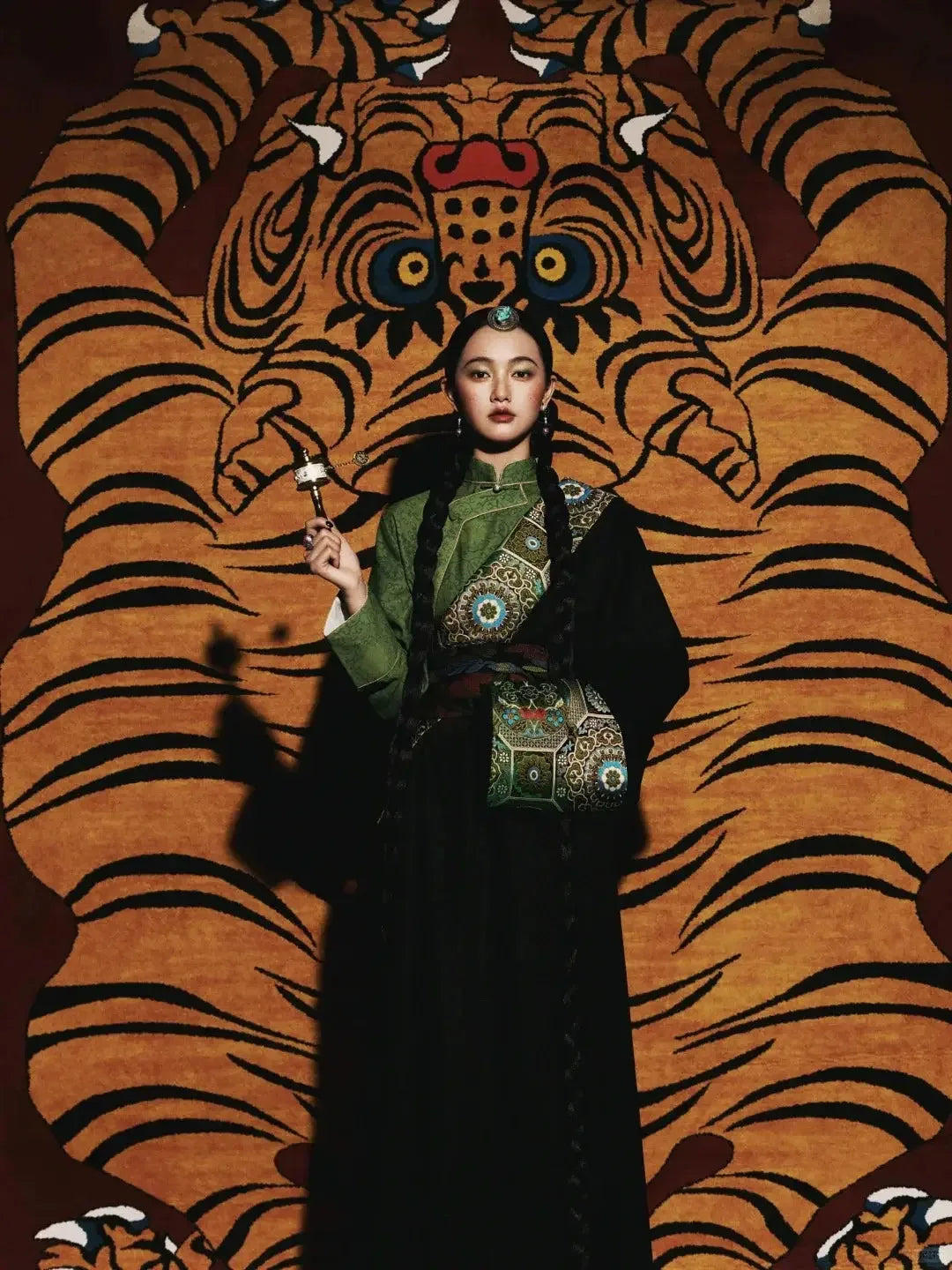 Tibetan clothing Women's Tibetan minority photo clothing Travel photography Tibetan robes Performance clothing Women's Lhasa Tibetan clothing Black