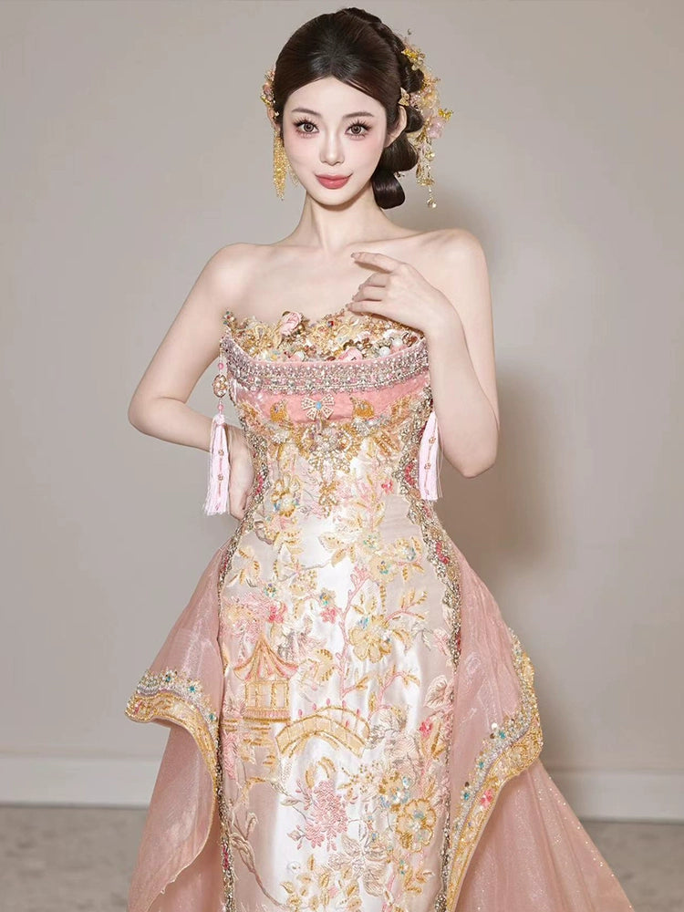 Modern Chinese Wedding Dress – Elegant Pink Qipao-Inspired Gown