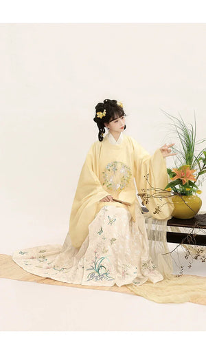 “Moonlit Blossom” Ming-Style Hanfu for Women – Embroidered Round-Collar Top & Mamian Skirt, Autumn/Winter - Yandan_Hanfu