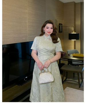 Elegant Plus-Size Jacquard Qipao – Modern Chinese Style with Mandarin Collar & Cut-Out Details - Yandan_Hanfu