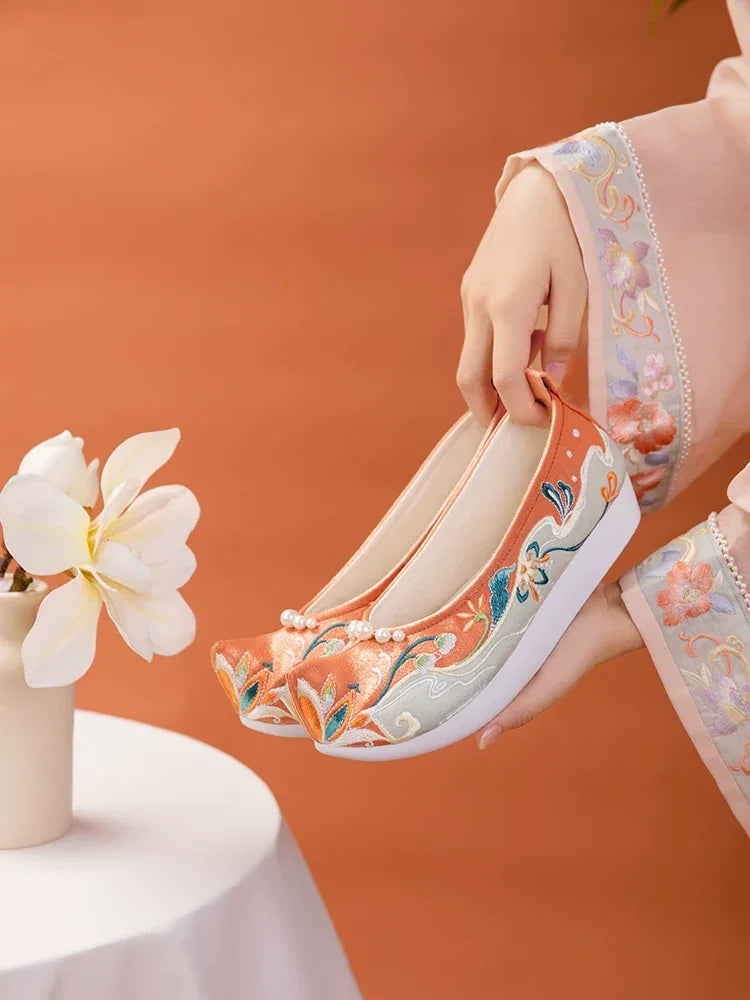 Orange&White Hanfu shoes, pearl upturned, retro embroidery with ancient embroidered shoes, women's ancient style shoes - Yandan_Hanfu