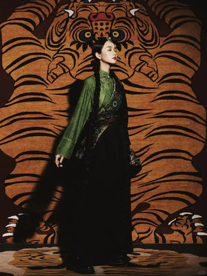 Modern Tibetan Dress with Traditional Flair - Yandan_Hanfu