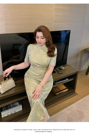 Elegant Plus-Size Jacquard Qipao – Modern Chinese Style with Mandarin Collar & Cut-Out Details - Yandan_Hanfu