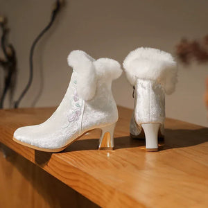 Embroidered Block-Heel Qipao Boots – Chic Oriental Short Ankle Boots for Autumn/Winter - Yandan_Hanfu