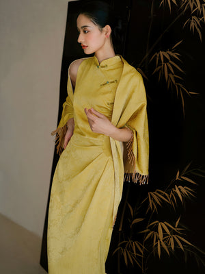 Bridal Yellow Cheongsam with dark jacquard pattern and shawl, perfect for wedding toasts and formal receptions.