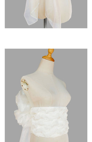 Side view of white Bing'er waist seal with ruffled texture and sheer flower knot, ideal for Japanese kimono outfits.