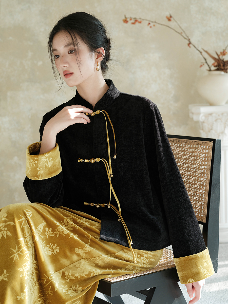 Velvet Elegance – Modern Chinese Women's Set | Black Embossed Tang-Style Jacket with Gold Skirt
