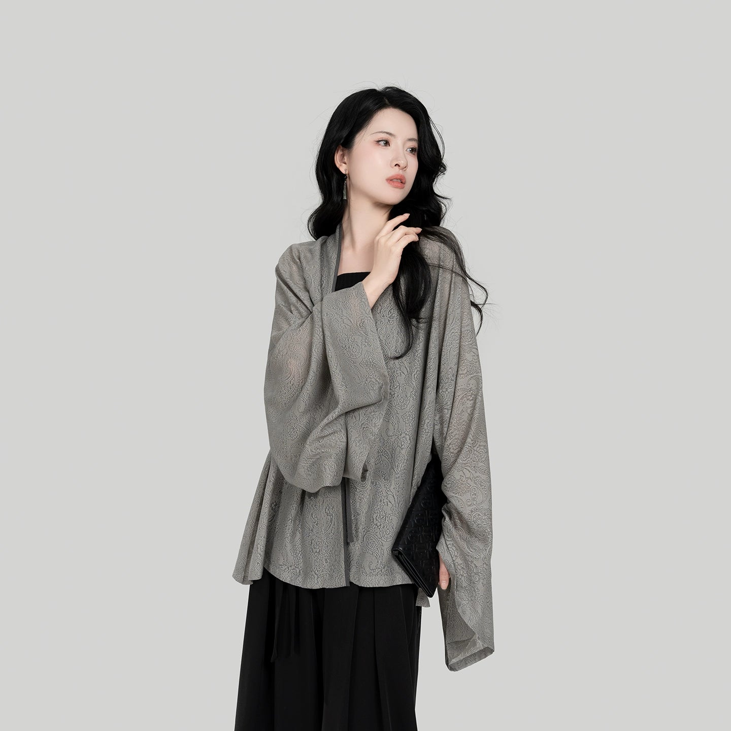 Fuyue – Wei & Northern Dynasties Inspired Modern Hanfu | Pleated Outer Top with Round-Neck Short Sleeve T-Shirt & Song Pants
