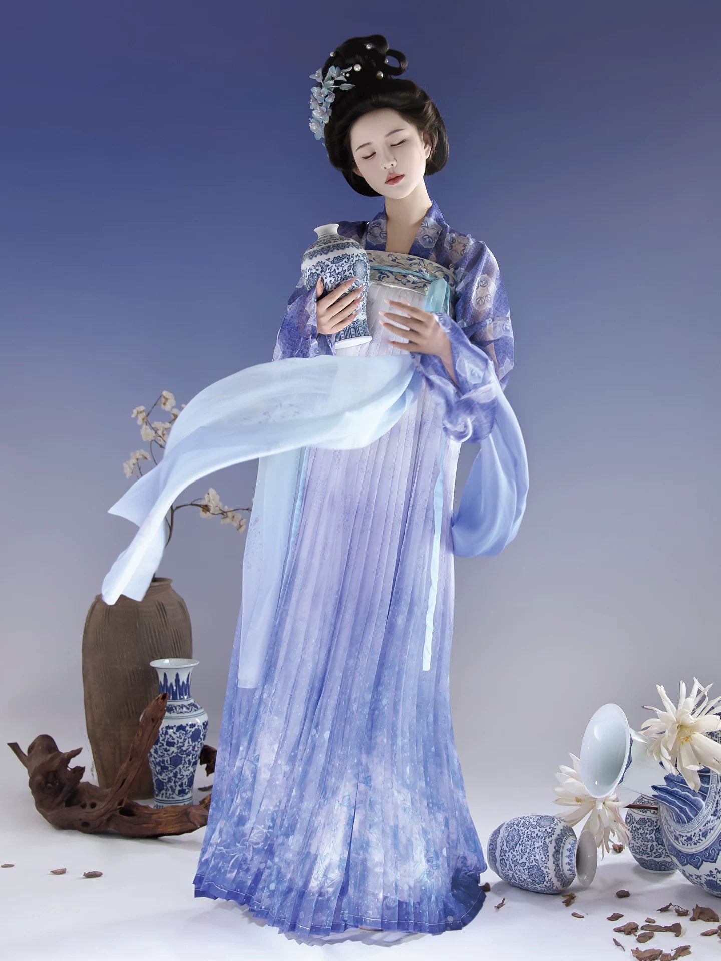 Ling Bo Tang Dynasty Hanfu Set | Blue and White Porcelain Chest-Length Skirt