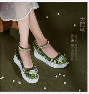 “Mermaid’s Tear – Jade Lace” Embroidered Hanfu Shoes | Hidden Wedge Traditional Chinese Flats - Yandan_Hanfu