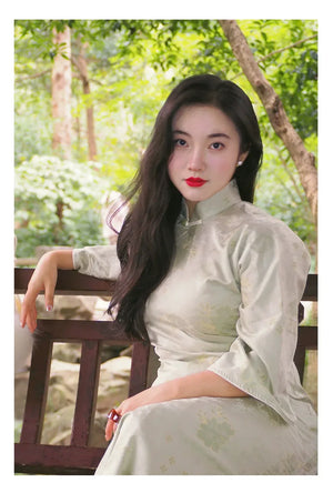 Emerald Flowing-Sleeve Qipao – New Chinese Silhouette with Full Opening & Elegant Plus-Friendly Fit - Yandan_Hanfu