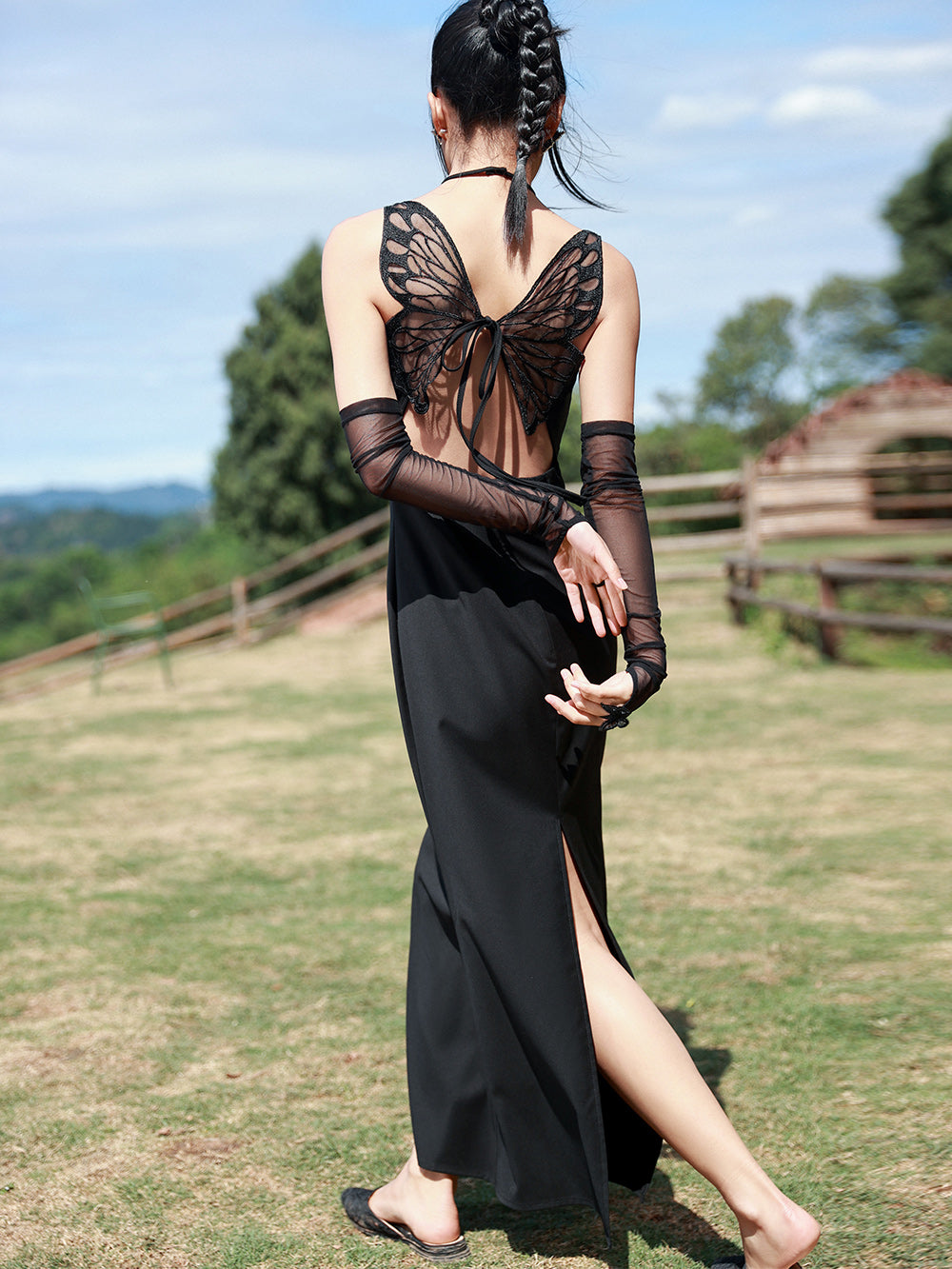 Vestido de mariposa oscura