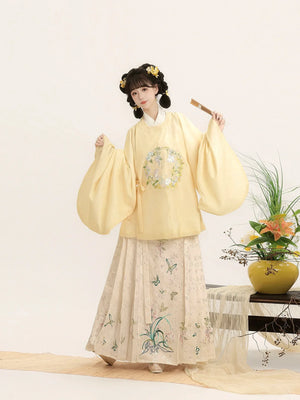 “Moonlit Blossom” Ming-Style Hanfu for Women – Embroidered Round-Collar Top & Mamian Skirt, Autumn/Winter - Yandan_Hanfu